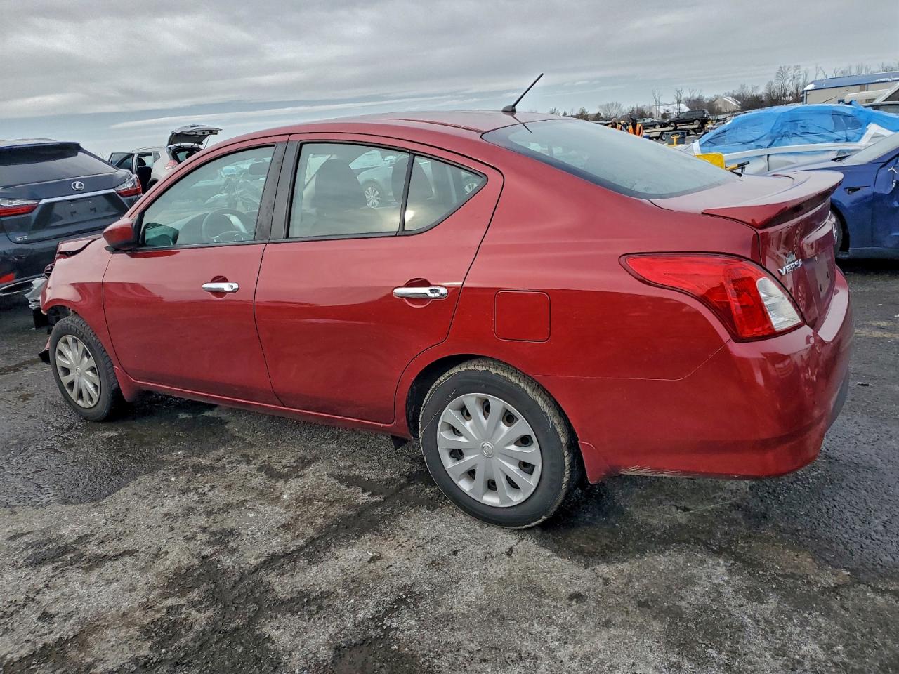 2018 NISSAN VERSA S photo 2