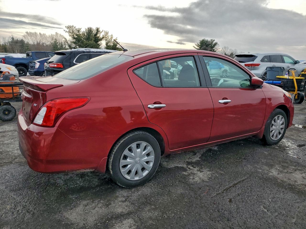 2018 NISSAN VERSA S photo 3