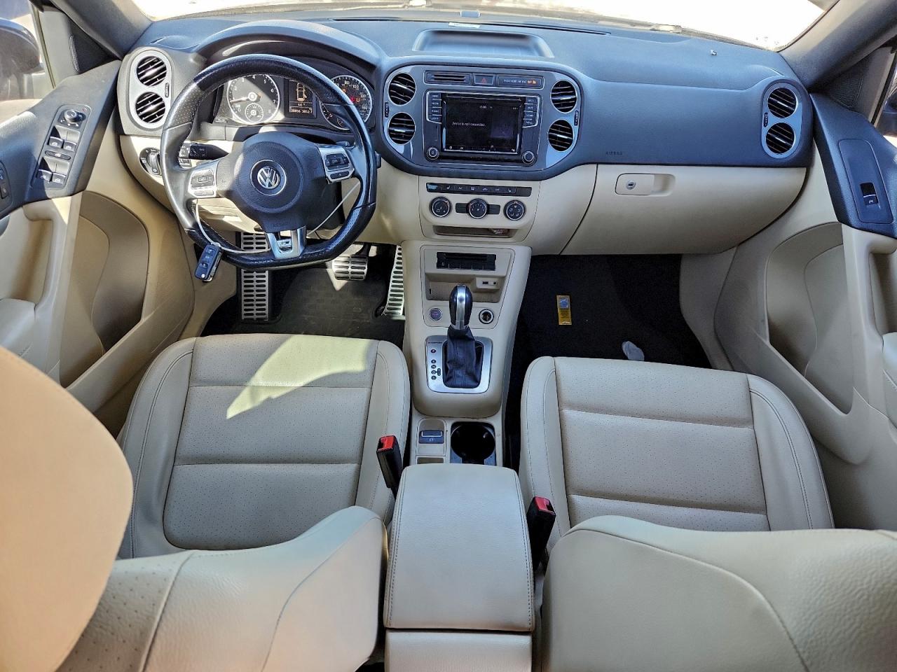 2016 VOLKSWAGEN TIGUAN S photo 8