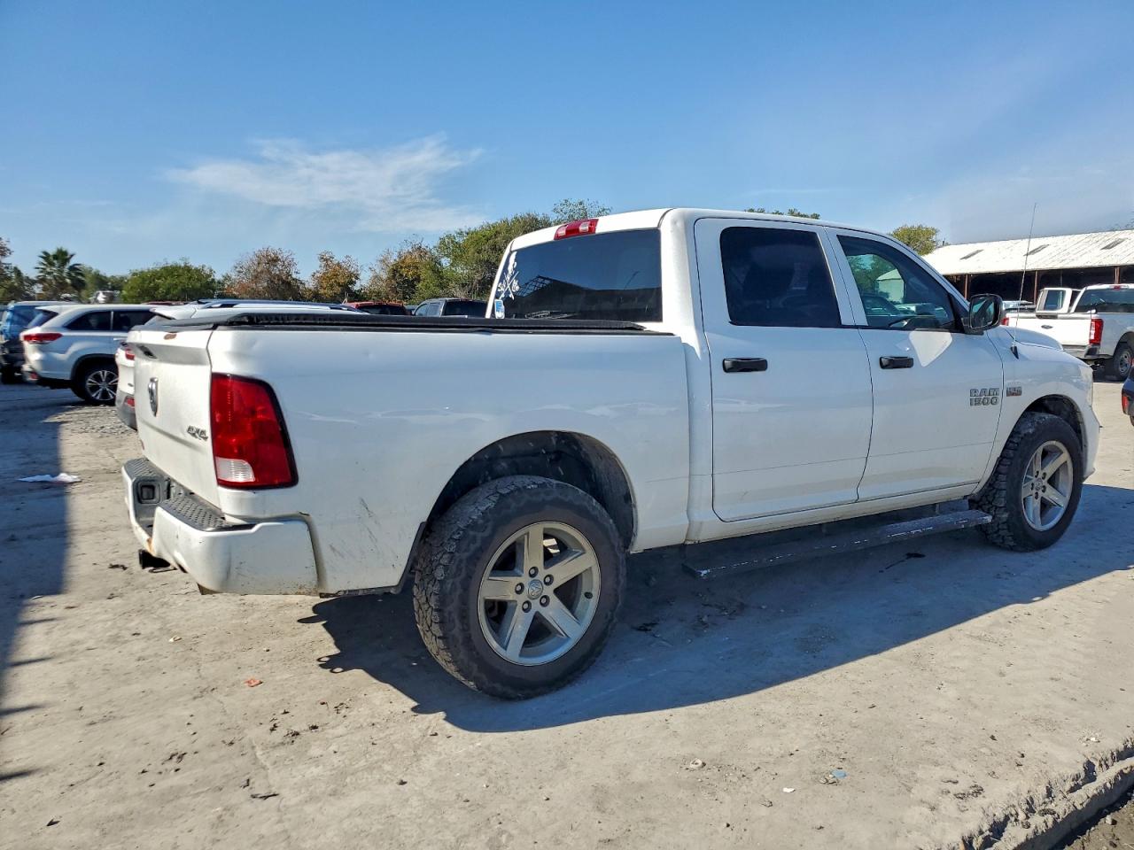 2016 RAM 1500 ST photo 3