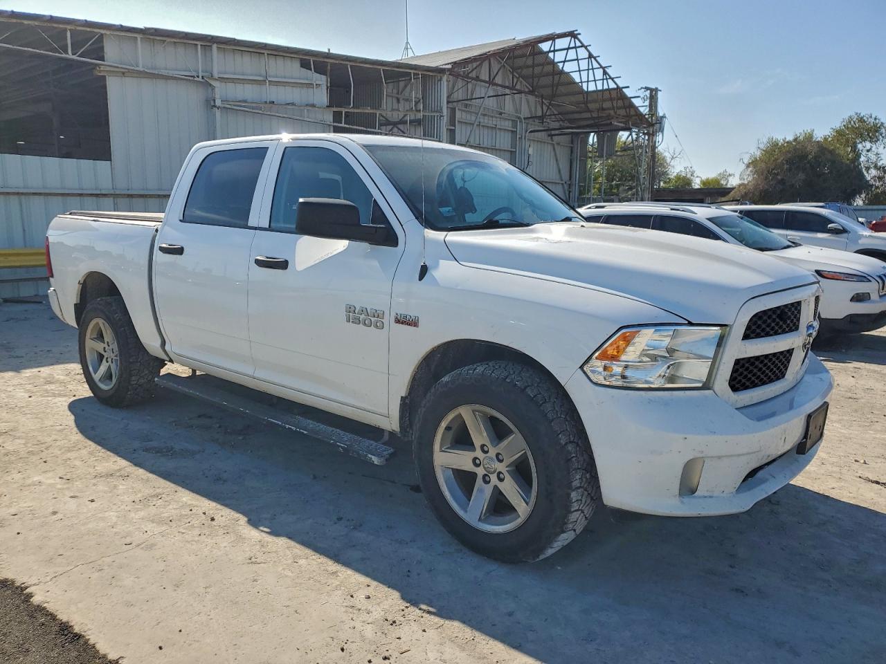 2016 RAM 1500 ST photo 4