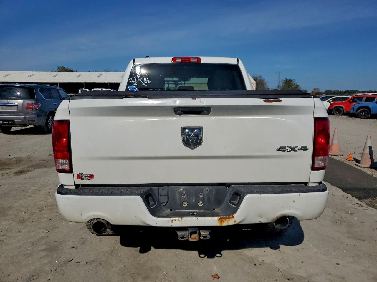 2016 RAM 1500 ST photo 6
