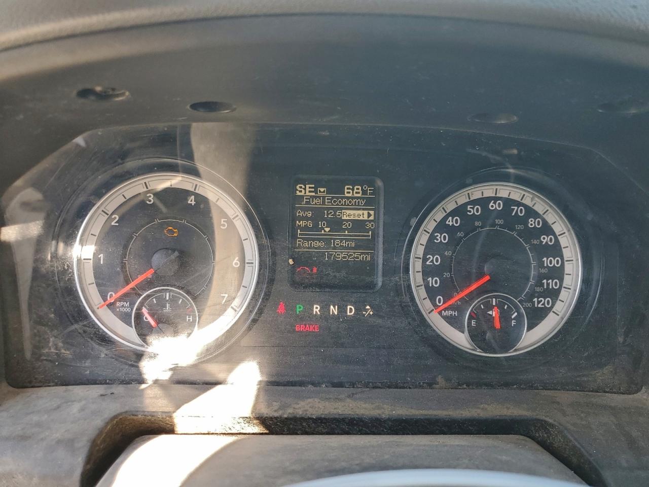 2016 RAM 1500 ST photo 9