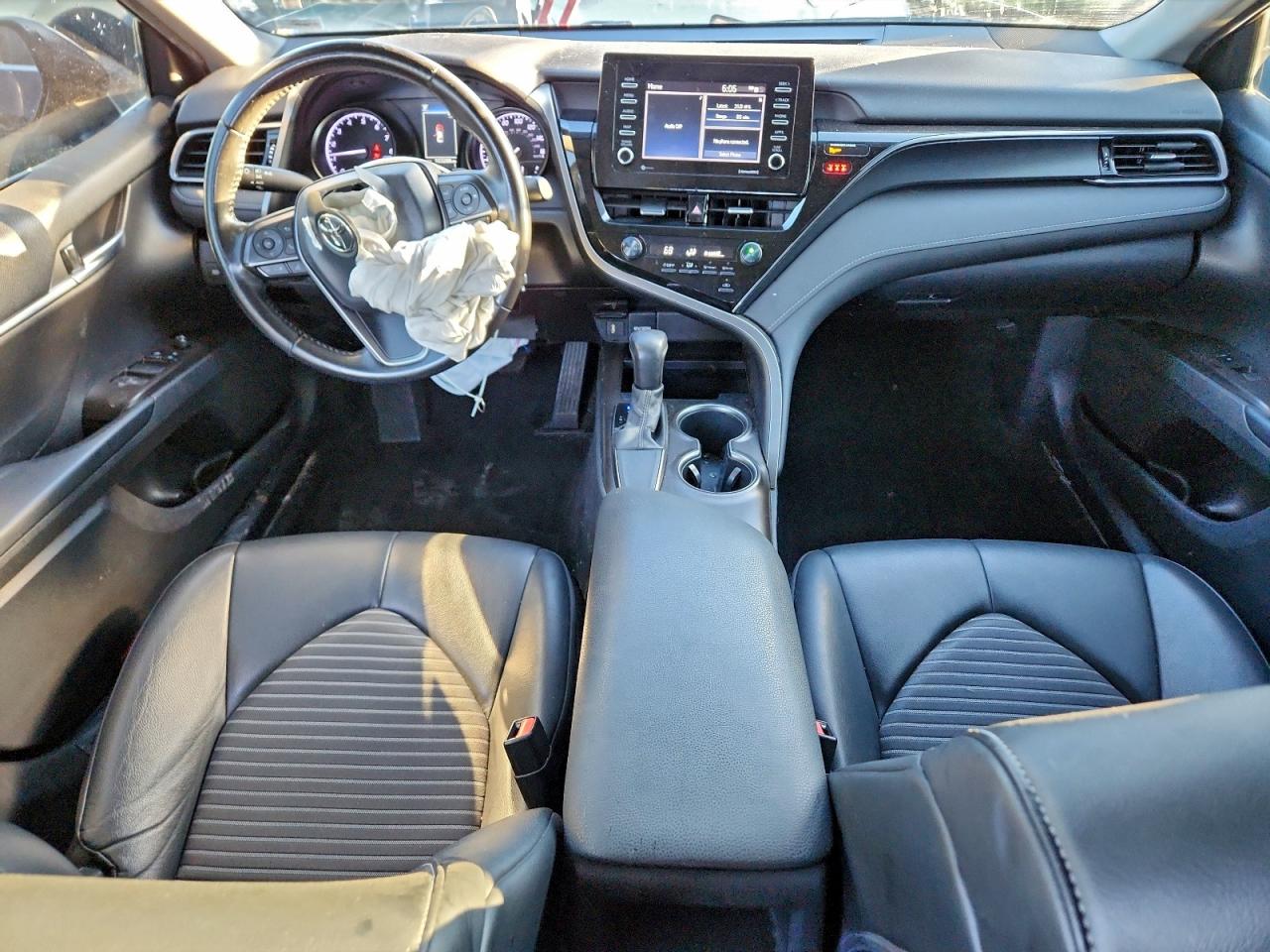2021 TOYOTA CAMRY SE photo 8