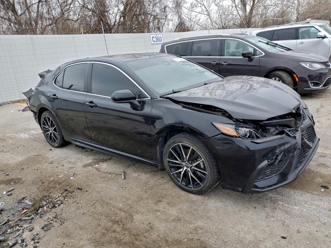 2021 TOYOTA CAMRY SE photo 4