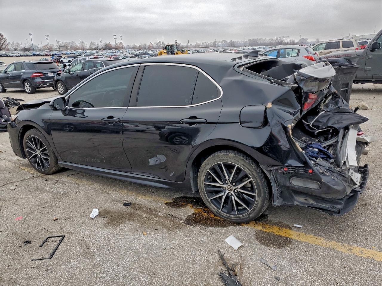 2021 TOYOTA CAMRY SE photo 2