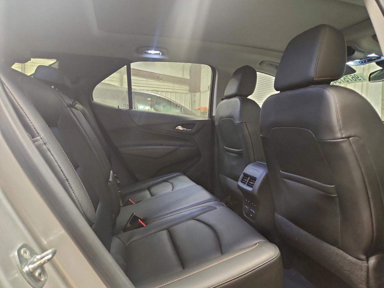 2018 CHEVROLET EQUINOX PREMIER photo 11
