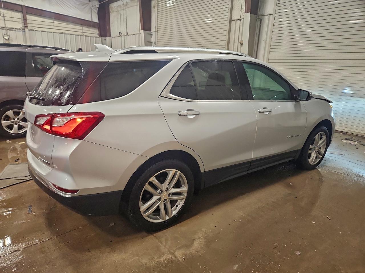 2018 CHEVROLET EQUINOX PREMIER photo 3