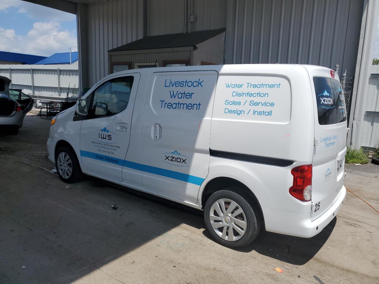 2015 CHEVROLET CITY EXPRESS LT photo 2