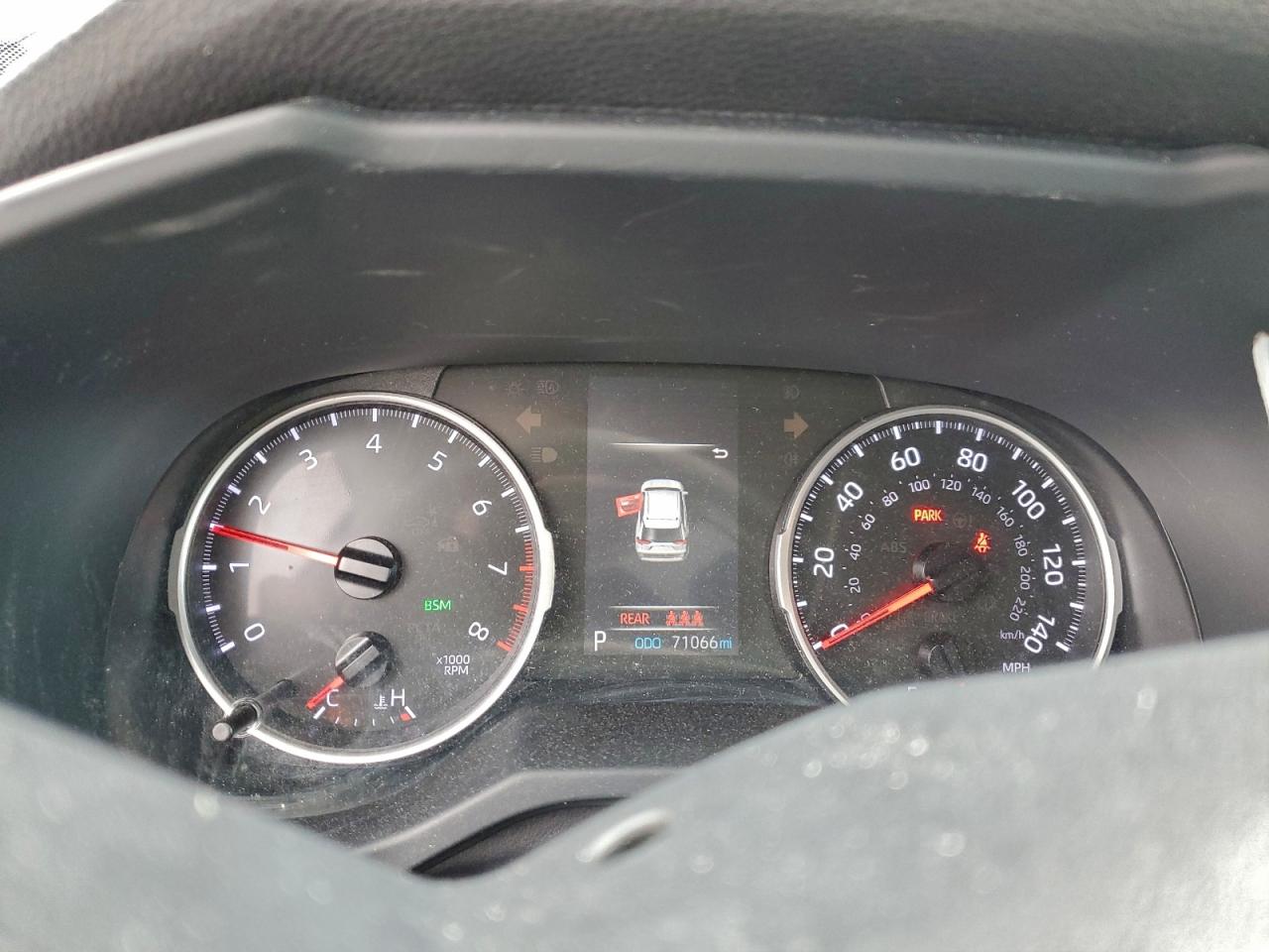 2019 TOYOTA RAV4 XLE photo 9