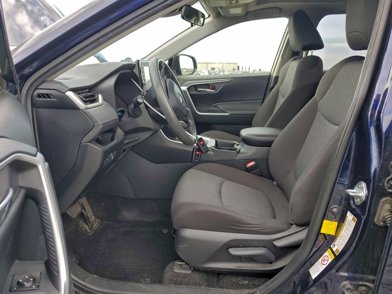 2019 TOYOTA RAV4 XLE photo 7