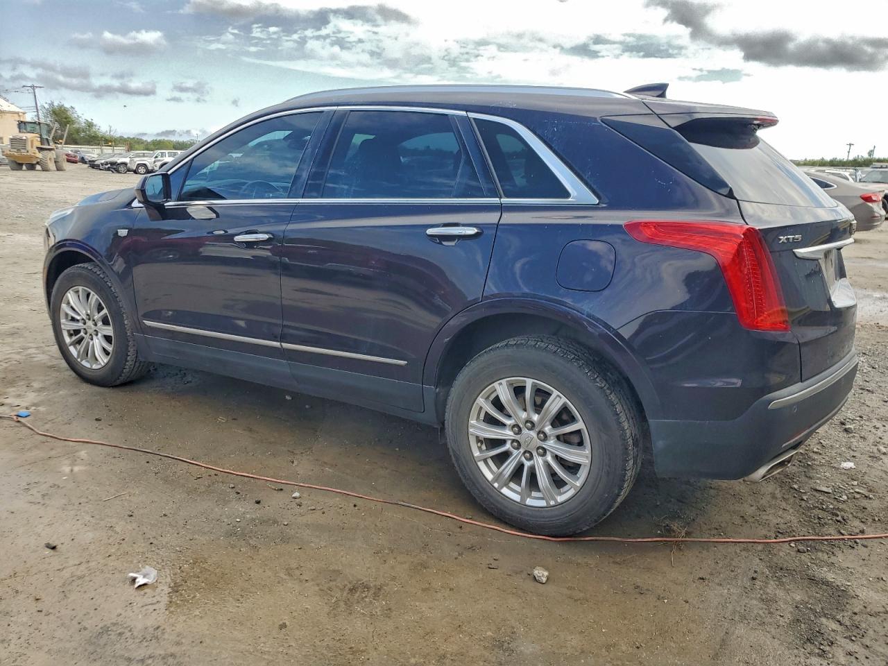 2018 CADILLAC XT5 photo 3