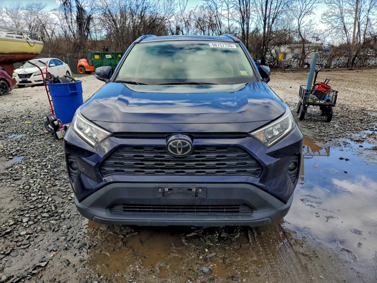 2019 TOYOTA RAV4 XLE photo 5