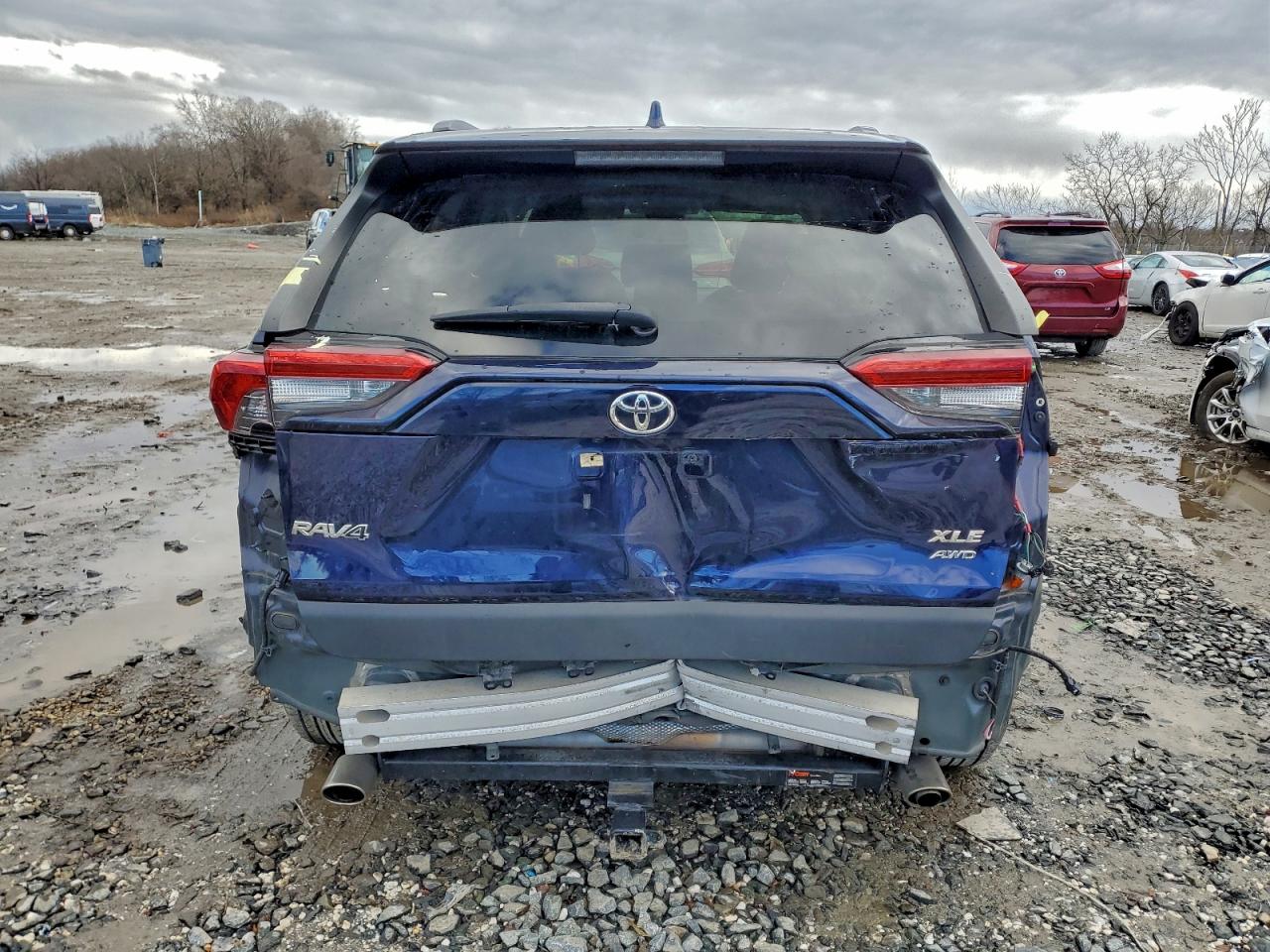 2019 TOYOTA RAV4 XLE photo 6