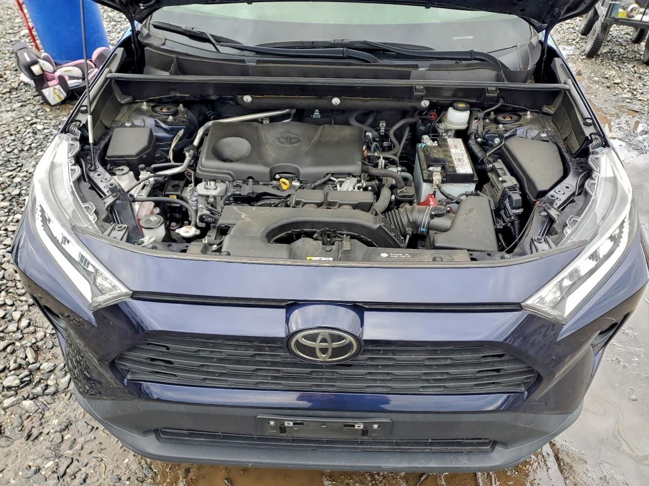 2019 TOYOTA RAV4 XLE photo 12