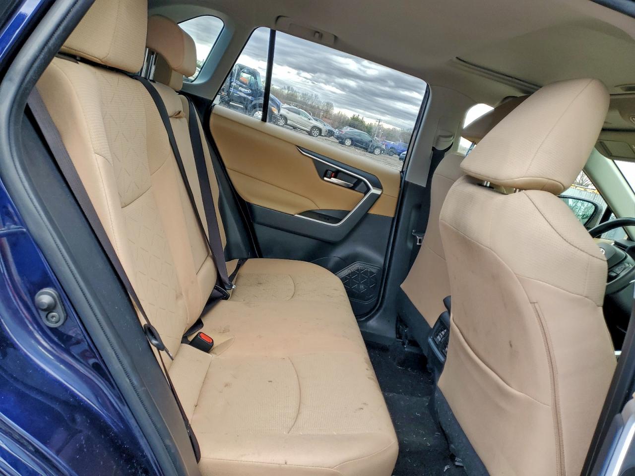 2019 TOYOTA RAV4 XLE photo 11