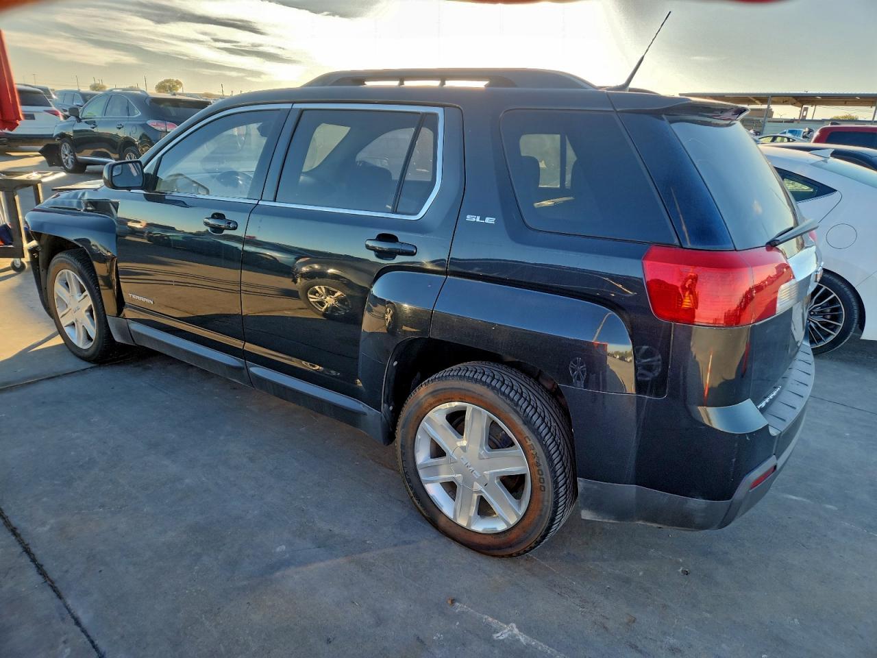 2012 GMC TERRAIN SLE photo 2