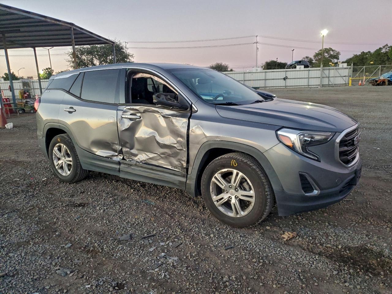 2020 GMC TERRAIN SLE photo 4