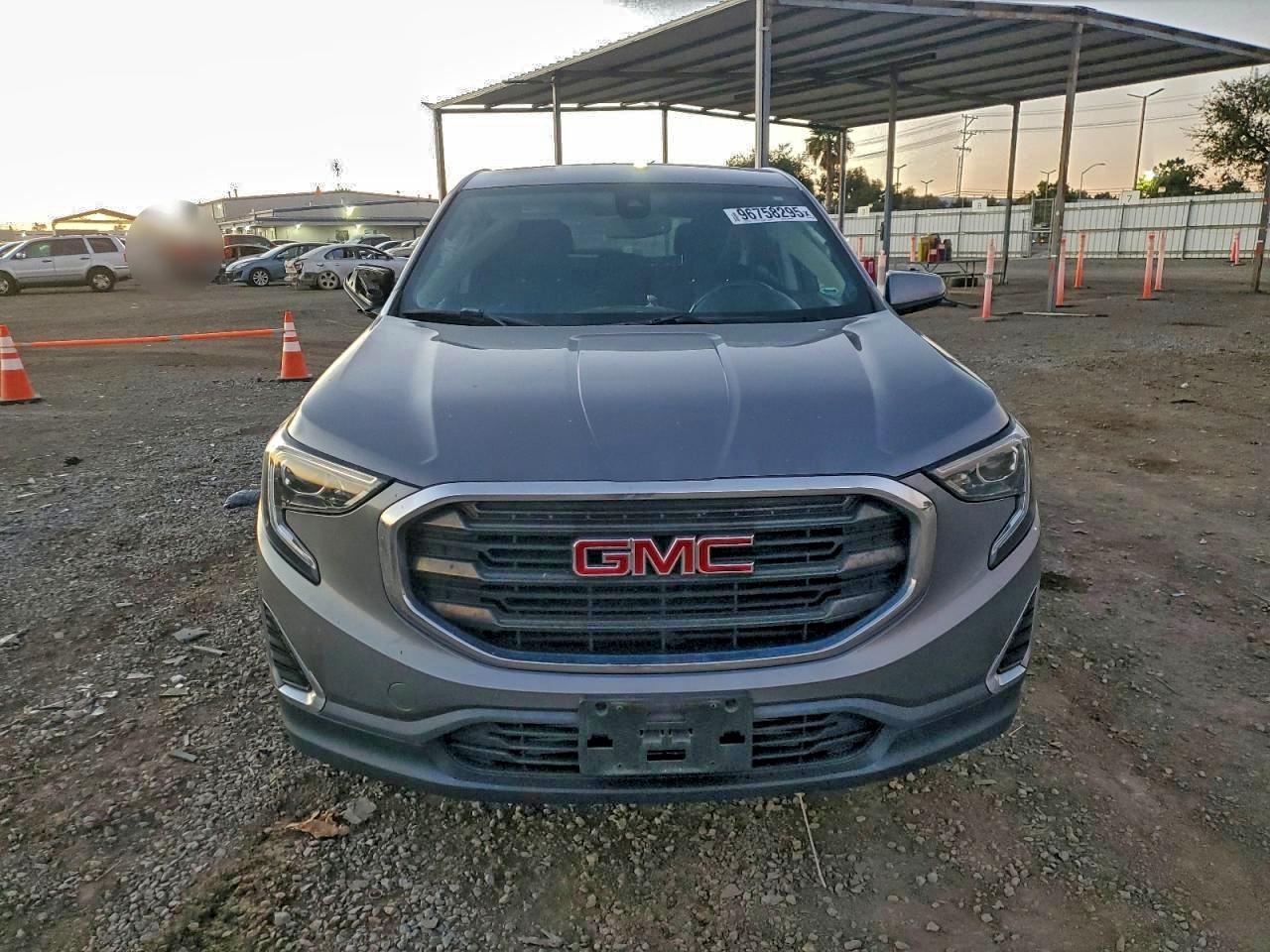 2020 GMC TERRAIN SLE photo 5