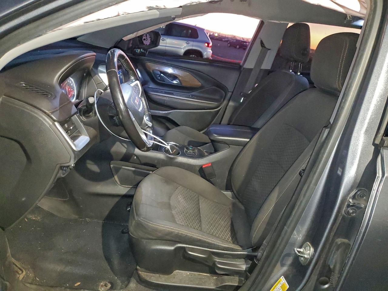 2020 GMC TERRAIN SLE photo 7