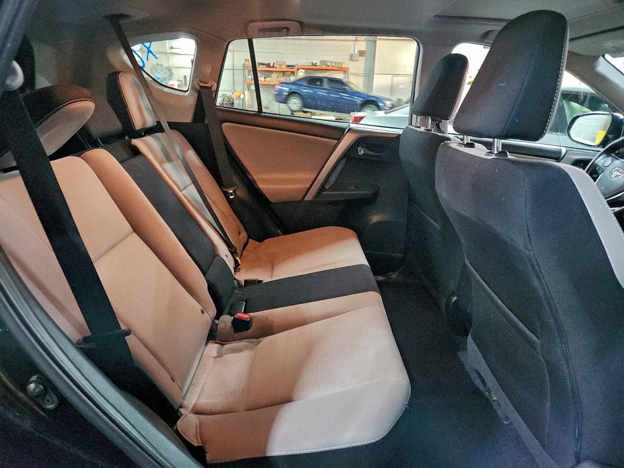 2016 TOYOTA RAV4 XLE photo 11