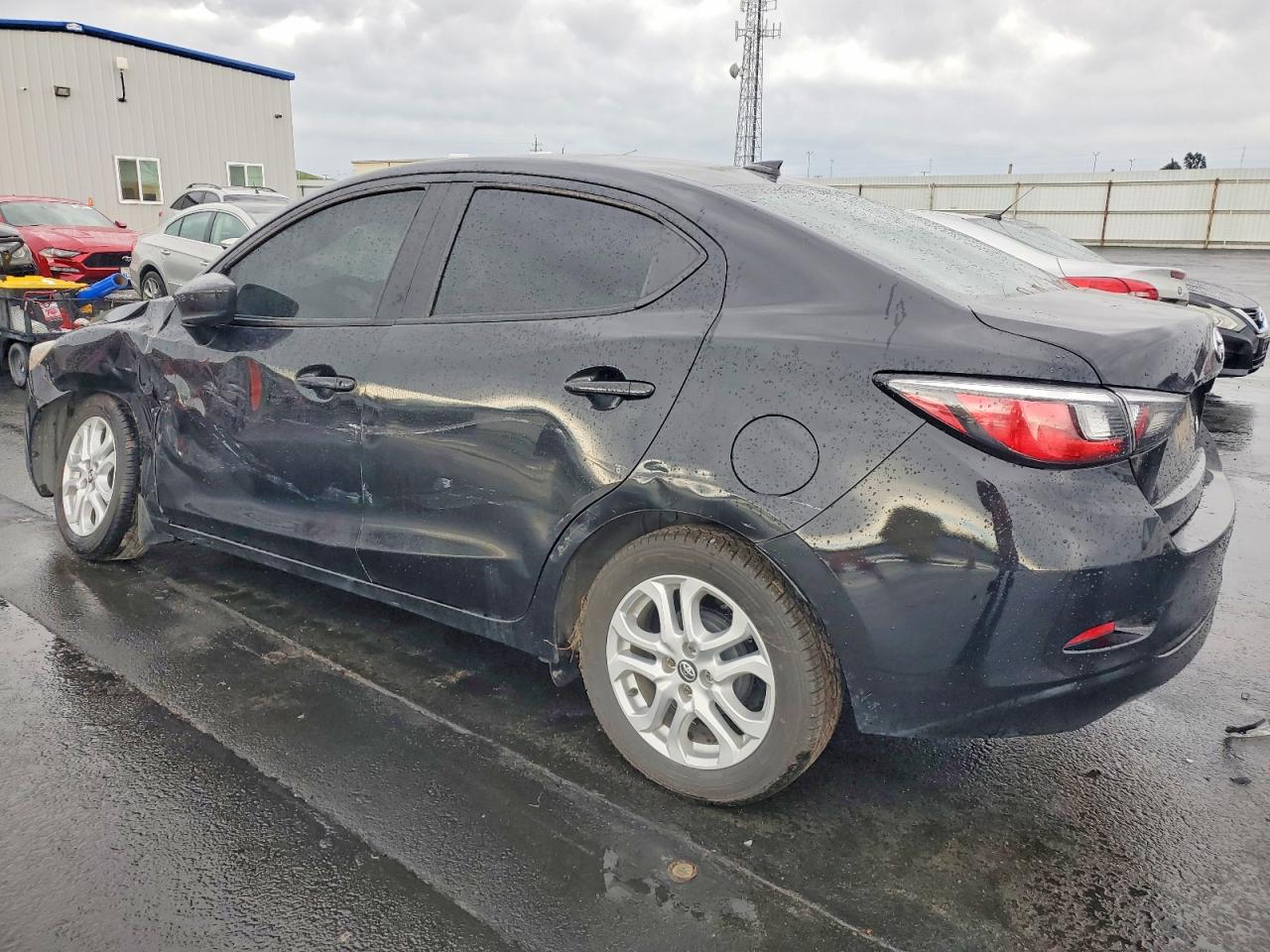2019 TOYOTA YARIS L photo 4