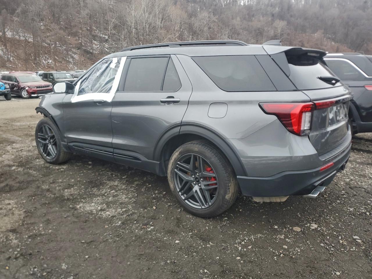 2025 FORD EXPLORER ST photo 2