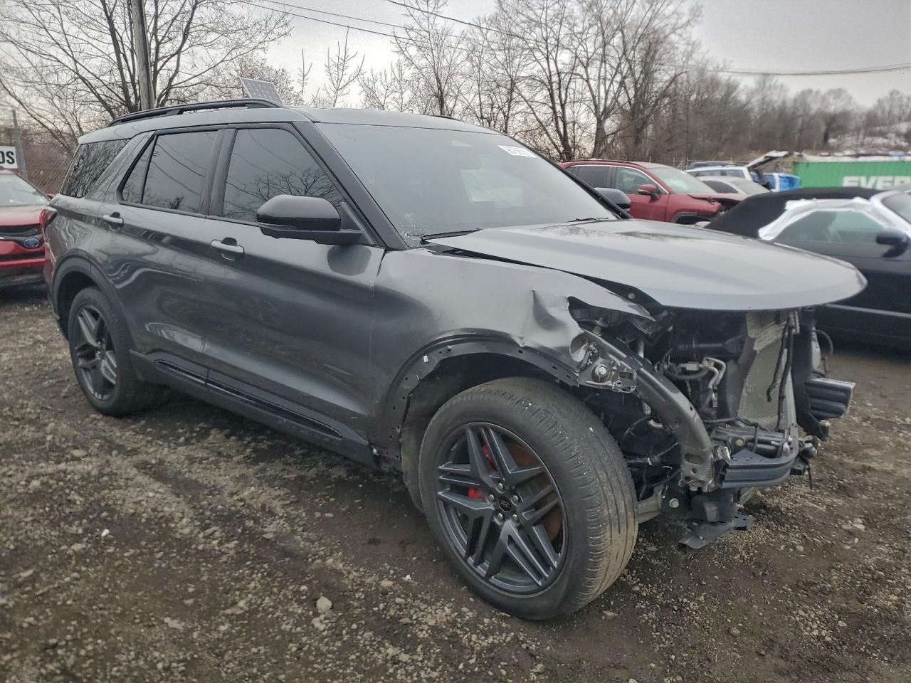 2025 FORD EXPLORER ST photo 4