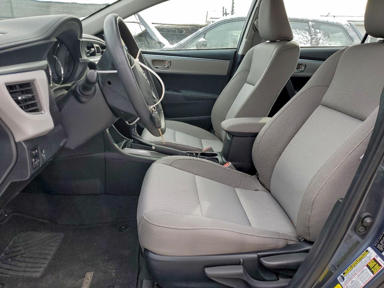 2015 TOYOTA COROLLA L photo 7