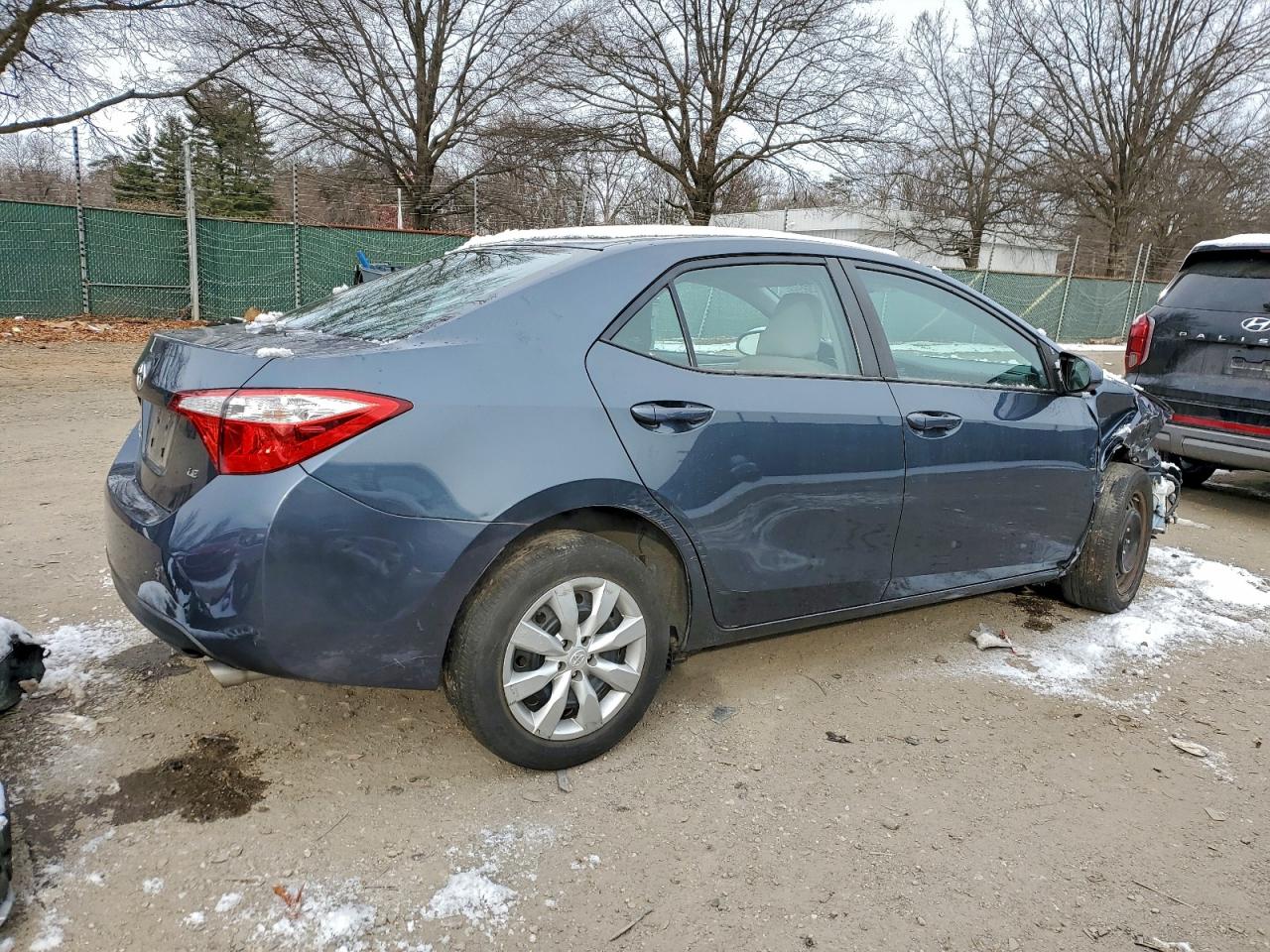 2015 TOYOTA COROLLA L photo 3