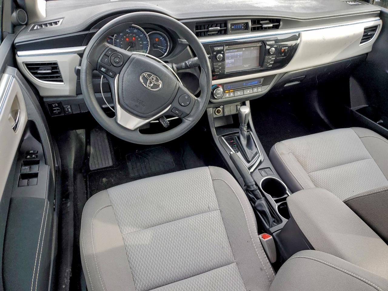 2015 TOYOTA COROLLA L photo 8