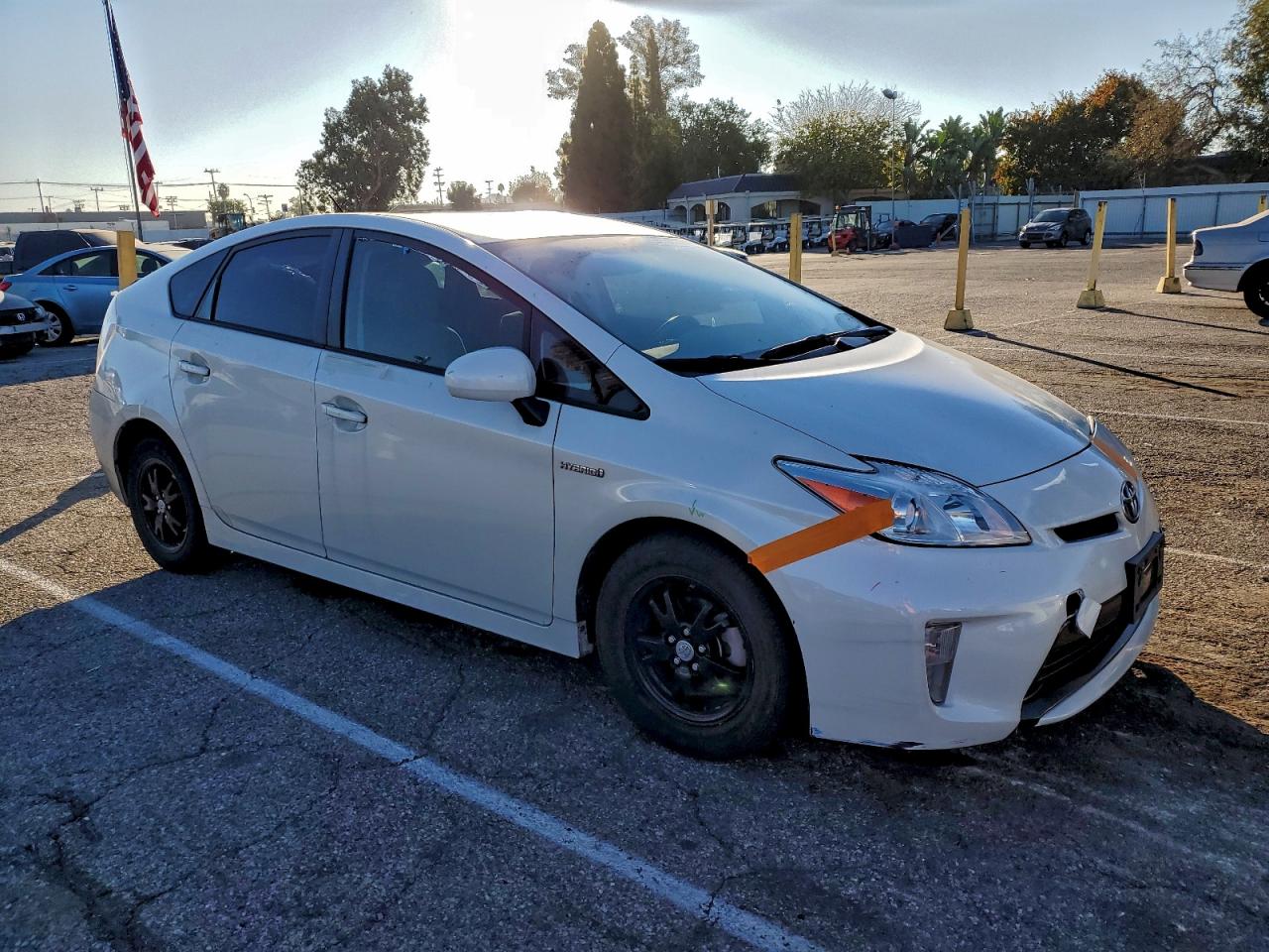 2015 TOYOTA PRIUS photo 4
