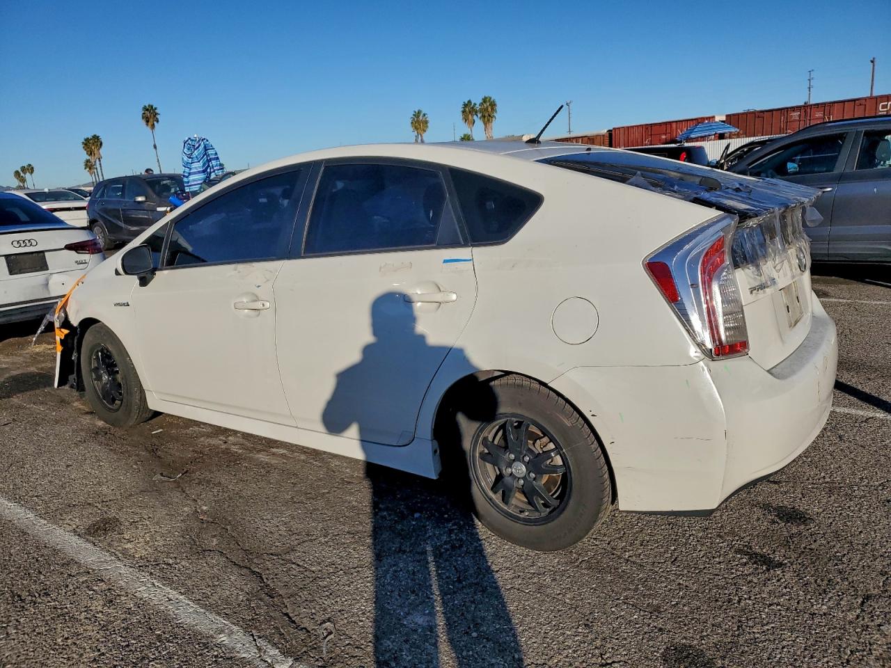 2015 TOYOTA PRIUS photo 2