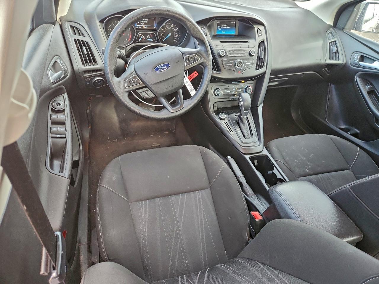 2017 FORD FOCUS SE photo 15