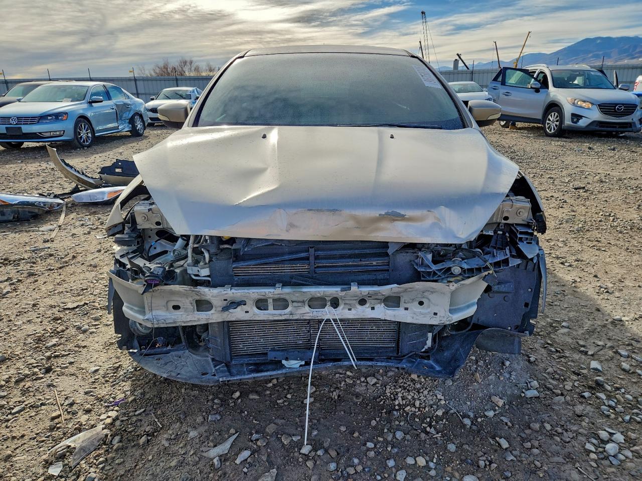 2017 FORD FOCUS SE photo 9