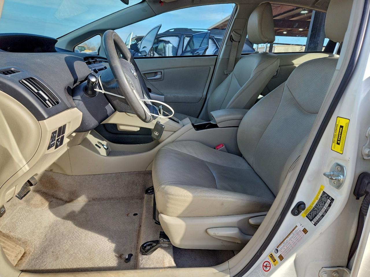 2010 TOYOTA PRIUS photo 7