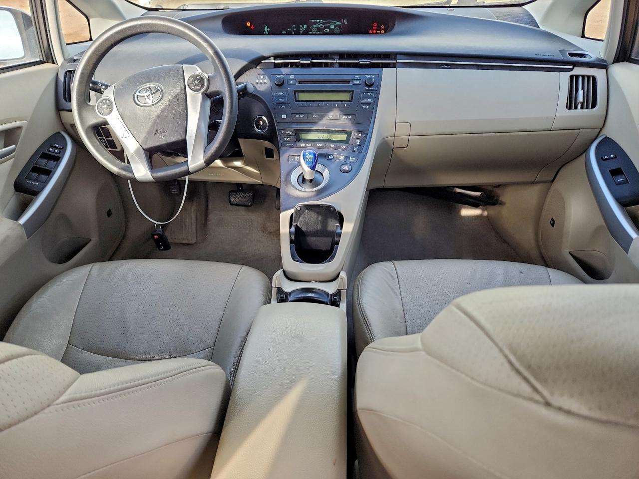 2010 TOYOTA PRIUS photo 8