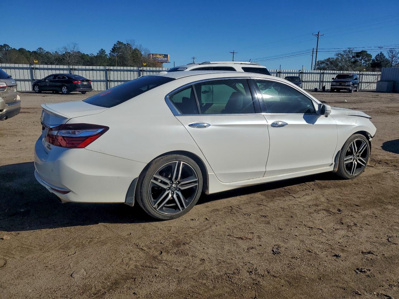2017 HONDA ACCORD TOURING photo 3