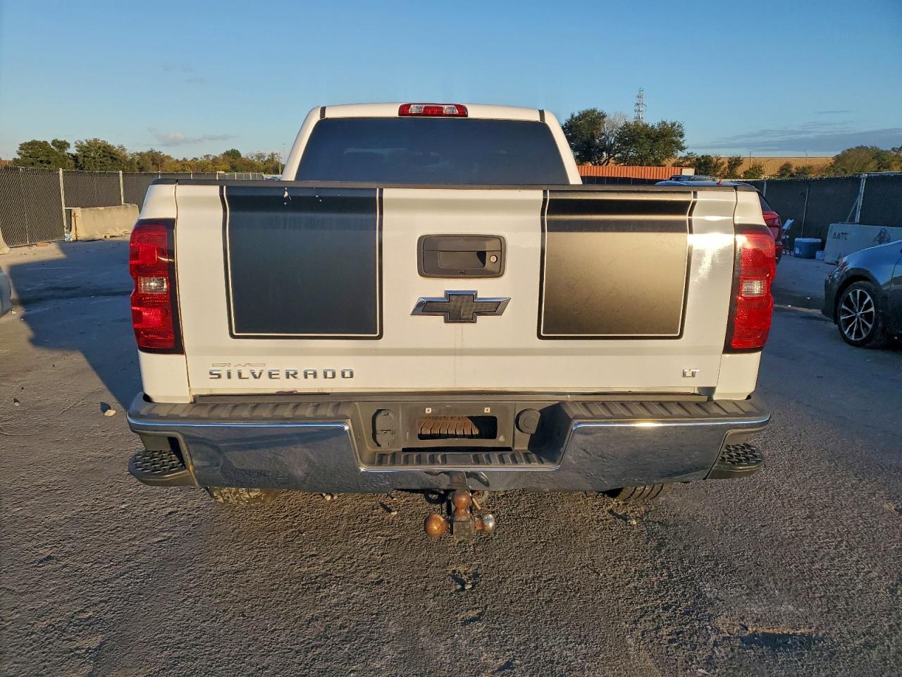 2015 CHEVROLET SILVERADO K1500 LT photo 6