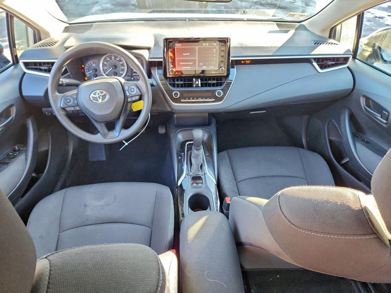 2022 TOYOTA COROLLA LE photo 8