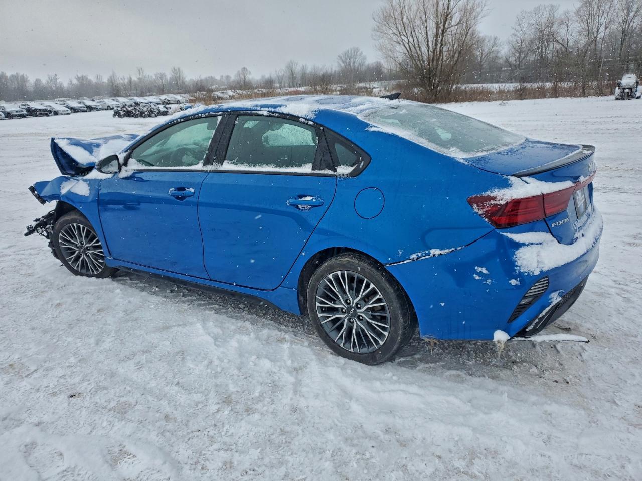 2024 KIA FORTE GT LINE photo 2