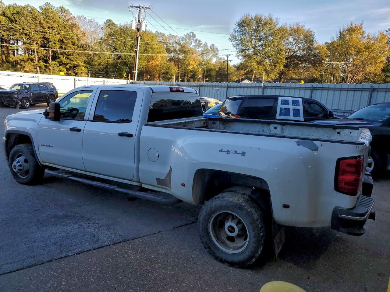 2015 GMC SIERRA K3500 photo 2