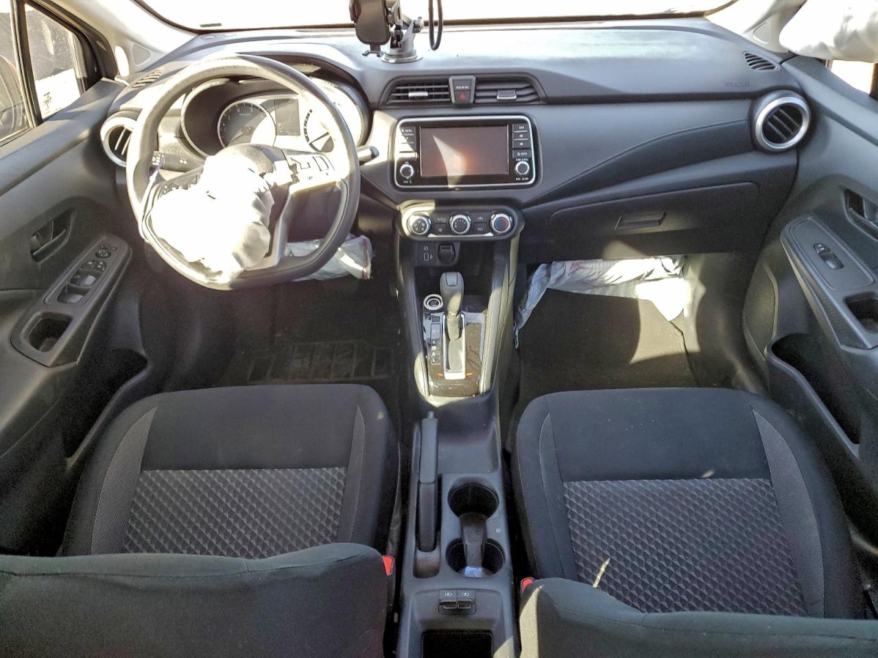 2020 NISSAN VERSA S photo 8