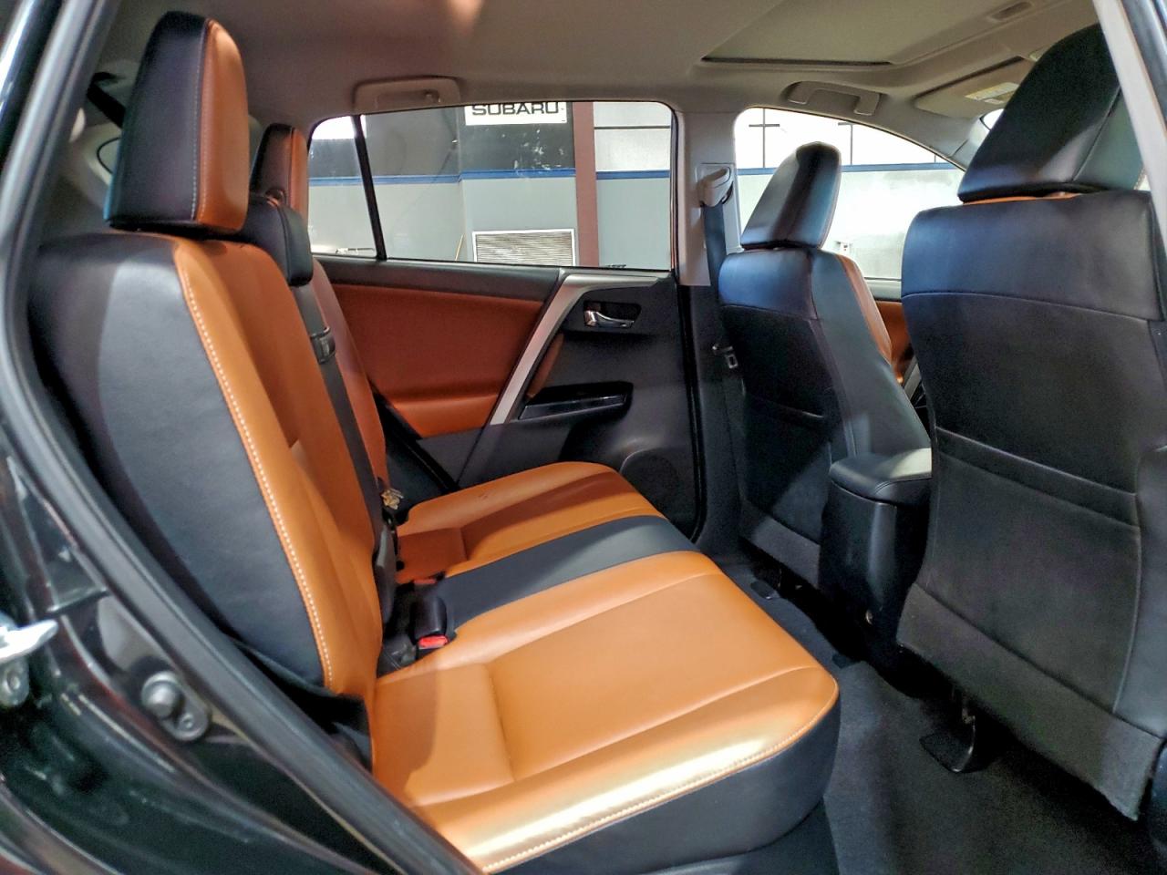 2017 TOYOTA RAV4 HV LIMITED photo 11