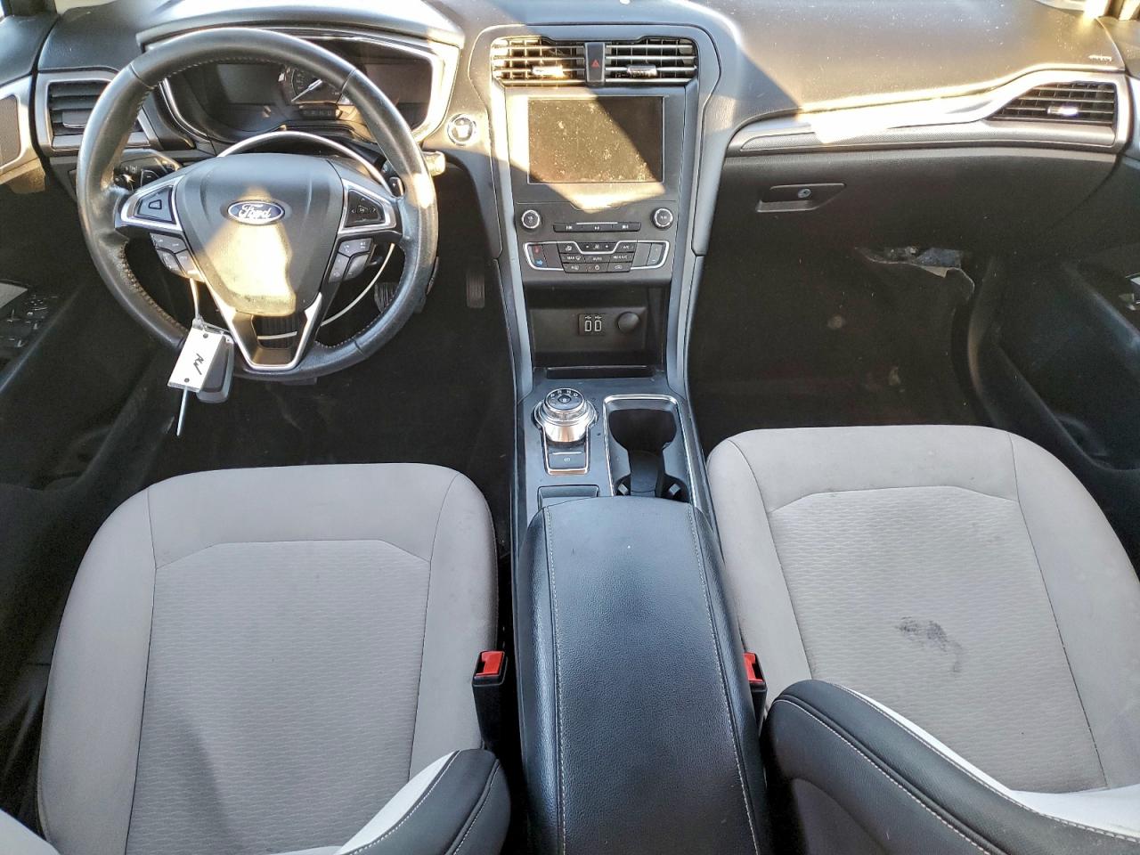 2019 FORD FUSION SE photo 8