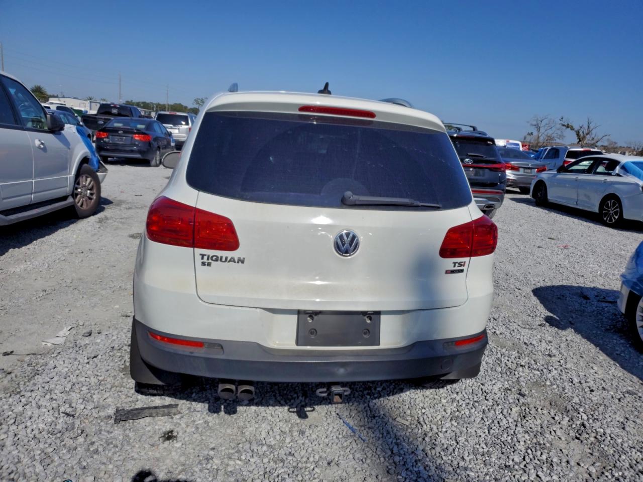 2016 VOLKSWAGEN TIGUAN S photo 6