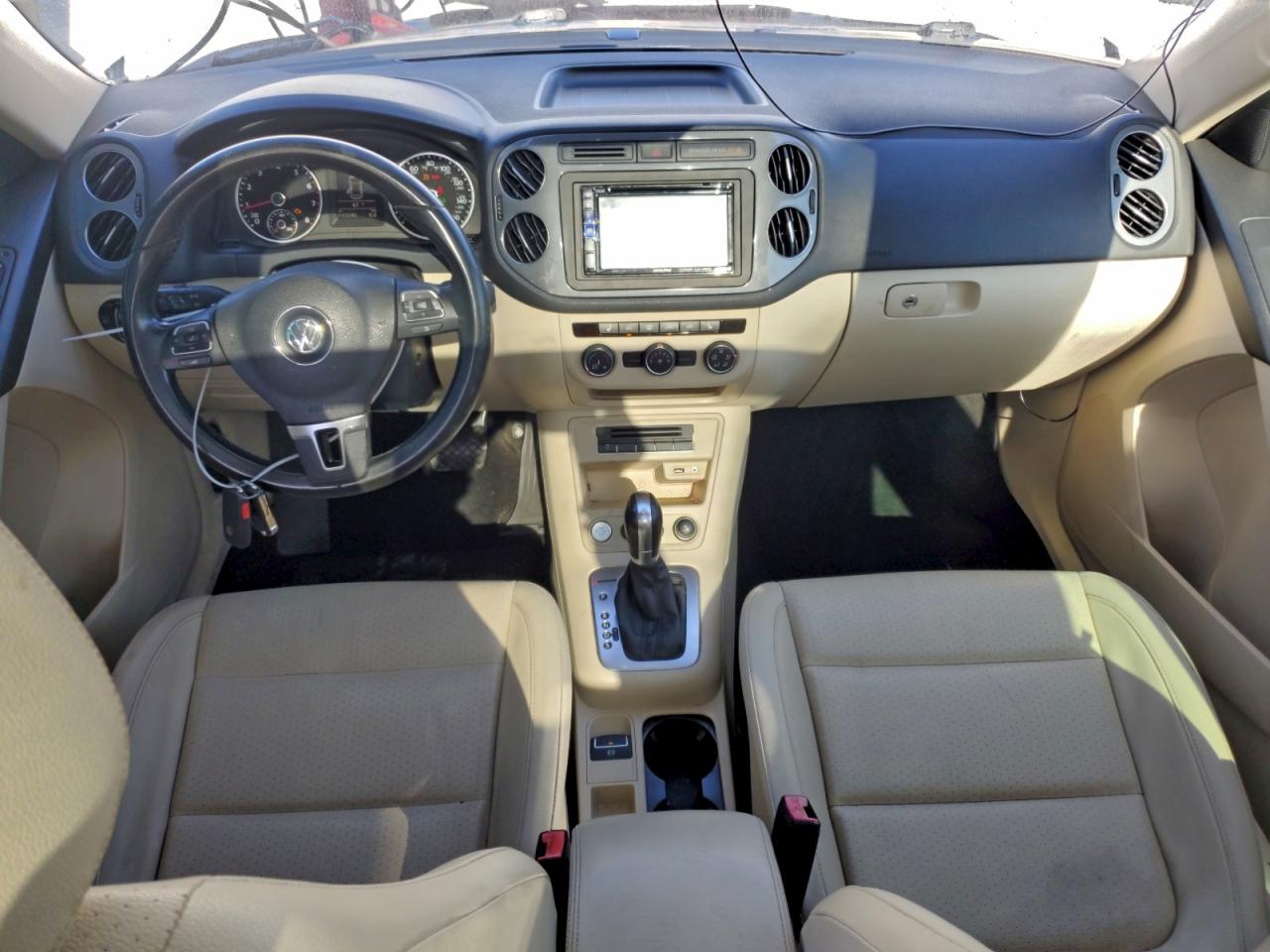 2016 VOLKSWAGEN TIGUAN S photo 8