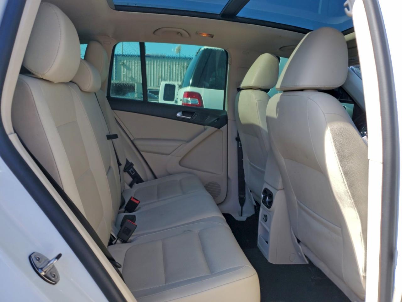 2016 VOLKSWAGEN TIGUAN S photo 11