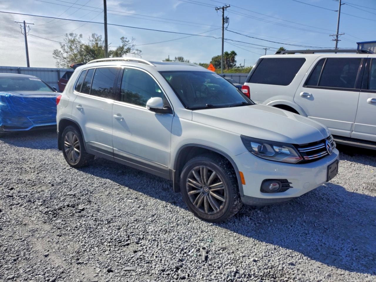 2016 VOLKSWAGEN TIGUAN S photo 4