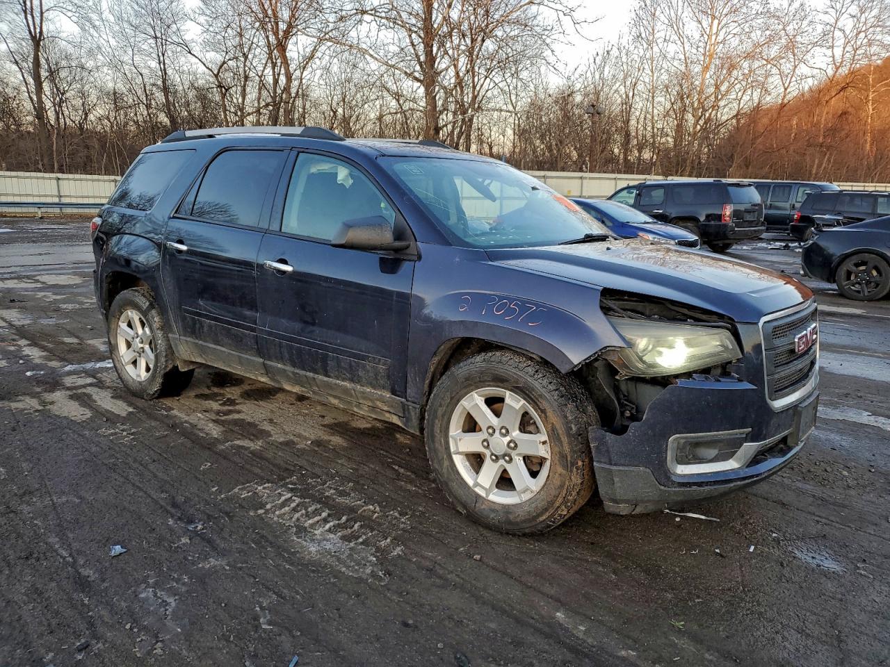 2015 GMC ACADIA SLE photo 4